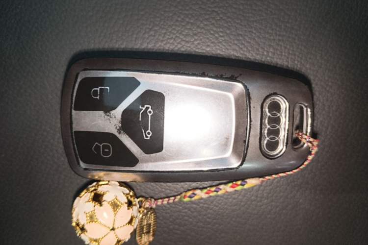 Used Audi Q5L 2020 Updated 40 TFSI Prestige Fashion Edition Vehicle Key