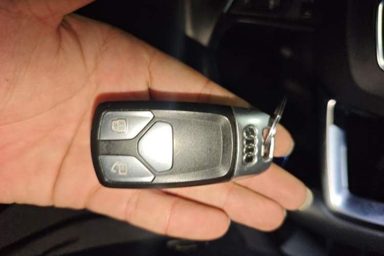 Used Audi Q5L 2020 Updated 40 TFSI Prestige Fashion Edition Vehicle Key
