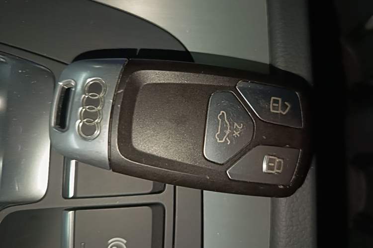 Used Audi Q5L 2020 Updated 40 TFSI Prestige Fashion Edition Vehicle Key
