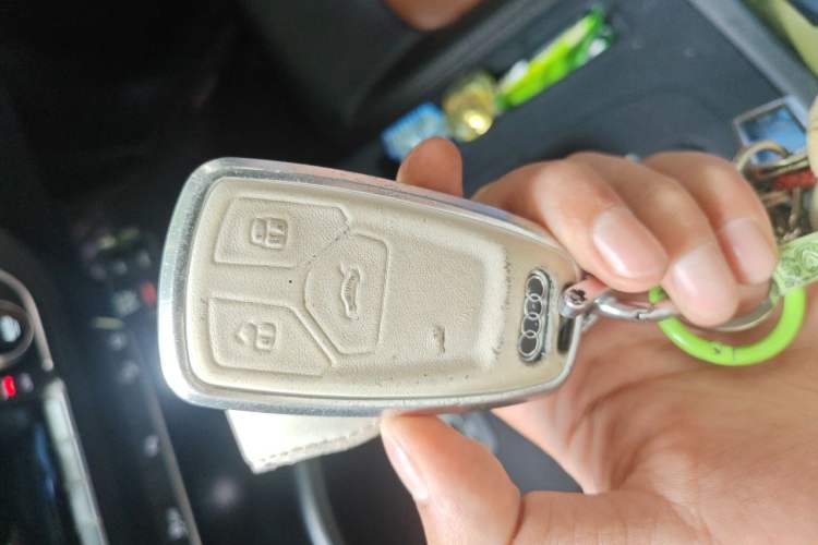 Used Audi Q5L 2020 Updated 40 TFSI Prestige Fashion Edition Vehicle Key