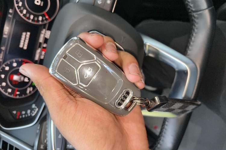 Used Audi Q5L 2020 45 TFSI Prestige Sport Edition Vehicle Key