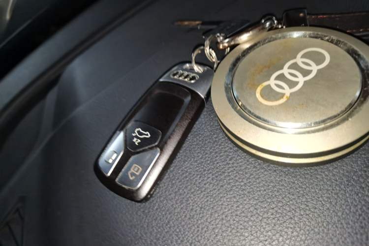 Used Audi Q5L 2020 Updated 40 TFSI Prestige Fashion Edition Vehicle Key