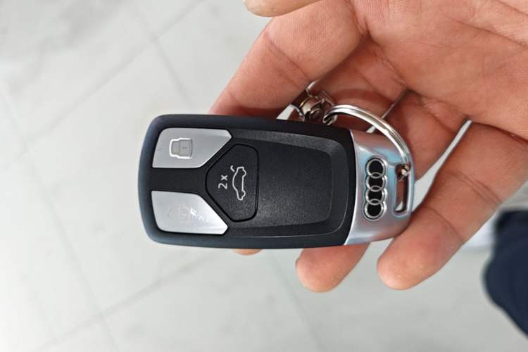 Used Audi Q5L 2020 40 TFSI Prestige Edition Vehicle Key