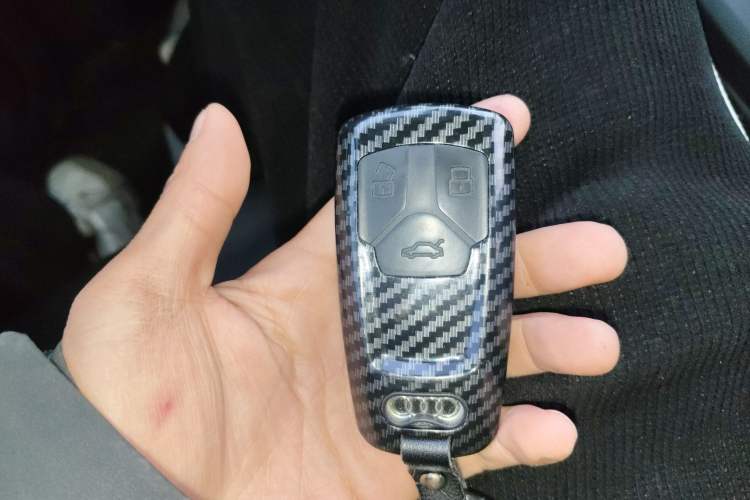 Used Audi Q5L 2020 Updated 40 TFSI Prestige Fashion Edition Vehicle Key