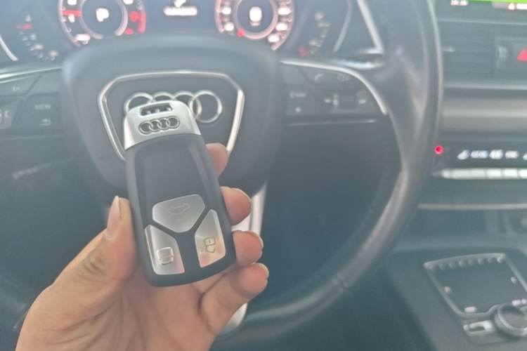 Used Audi Q5L 2020 Updated 40 TFSI Prestige Fashion Edition Vehicle Key