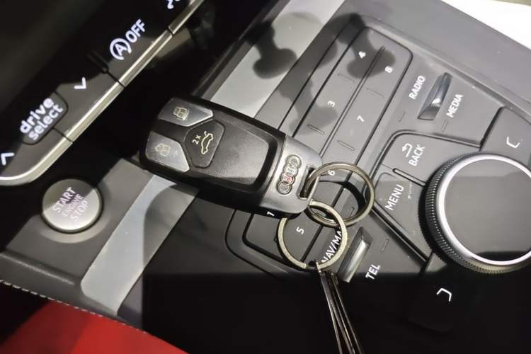 Used Audi Q5L 2020 40 TFSI Prestige Edition Vehicle Key