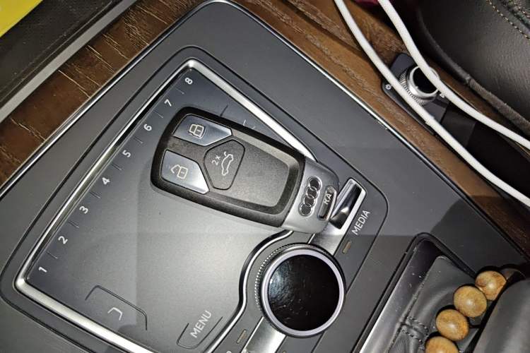 Used Audi Q5L 2020 45 TFSI Prestige Fashion Model Vehicle Key