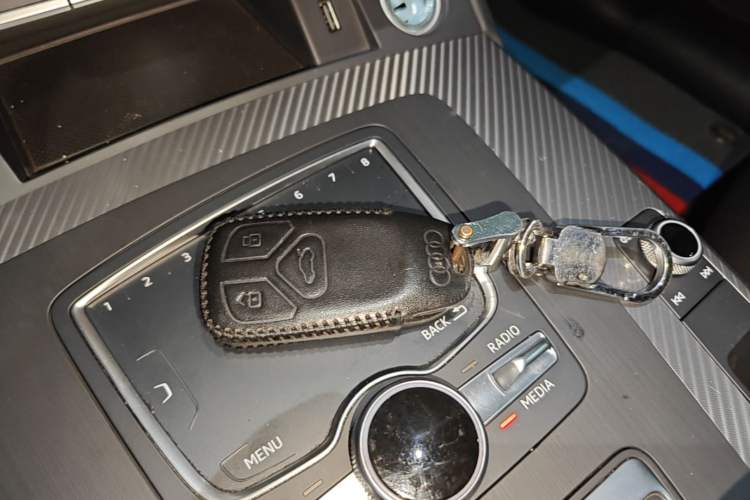 Used Audi Q5L 2020 45 TFSI Prestige Fashion Model Vehicle Key