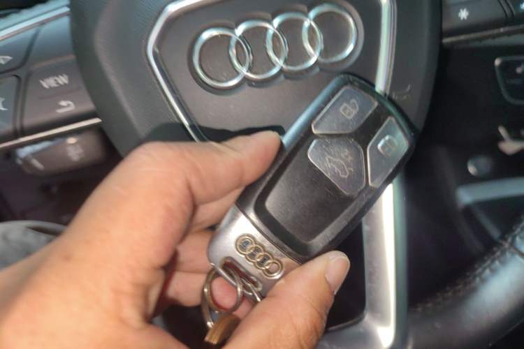 Used Audi Q5L 2020 Updated 40 TFSI Prestige Fashion Edition Vehicle Key