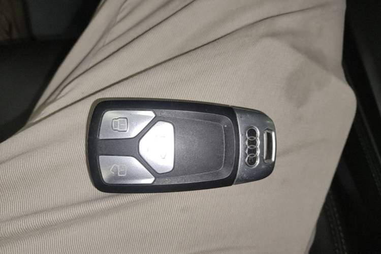 Used Audi Q5L 2020 Updated 40 TFSI Prestige Fashion Edition Vehicle Key