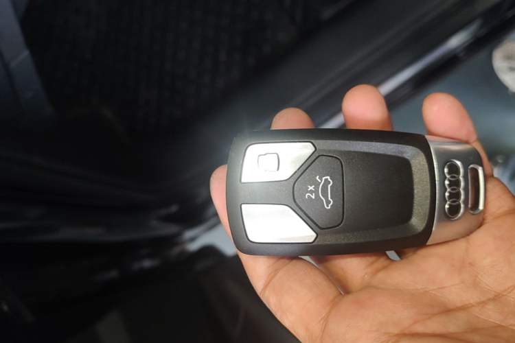 Used Audi Q5L 2020 45 TFSI Prestige Fashion Model Vehicle Key