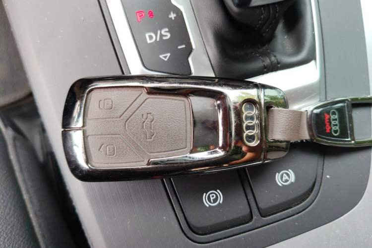 Used Audi Q5L 2020 40 TFSI Prestige Edition Vehicle Key