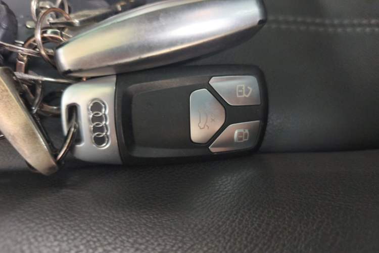 Used Audi Q5L 2020 Updated 40 TFSI Prestige Fashion Edition Vehicle Key