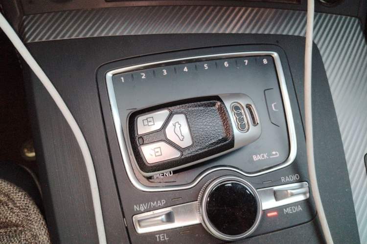 Used Audi Q5L 2020 Updated 40 TFSI Prestige Fashion Edition Vehicle Key