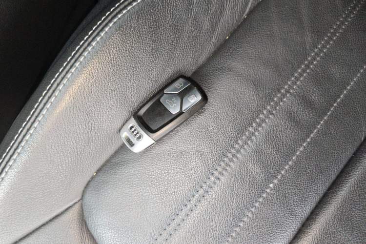 Used Audi Q5L 2020 Updated 40 TFSI Prestige Fashion Edition Vehicle Key