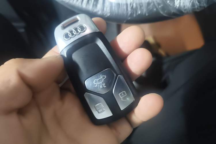 Used Audi Q5L 2020 Updated 40 TFSI Prestige Fashion Edition Vehicle Key