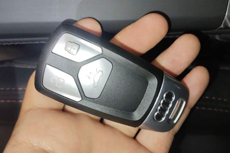 Used Audi Q5L 2020 45 TFSI Prestige Sport Edition Vehicle Key