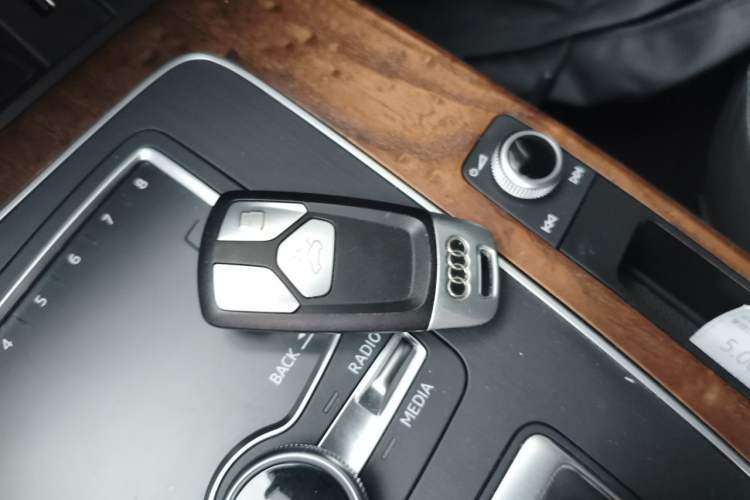 Used Audi Q5L 2020 Updated 40 TFSI Prestige Fashion Edition Vehicle Key