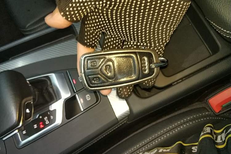 Used Audi Q5L 2020 45 TFSI Prestige Fashion Model Vehicle Key