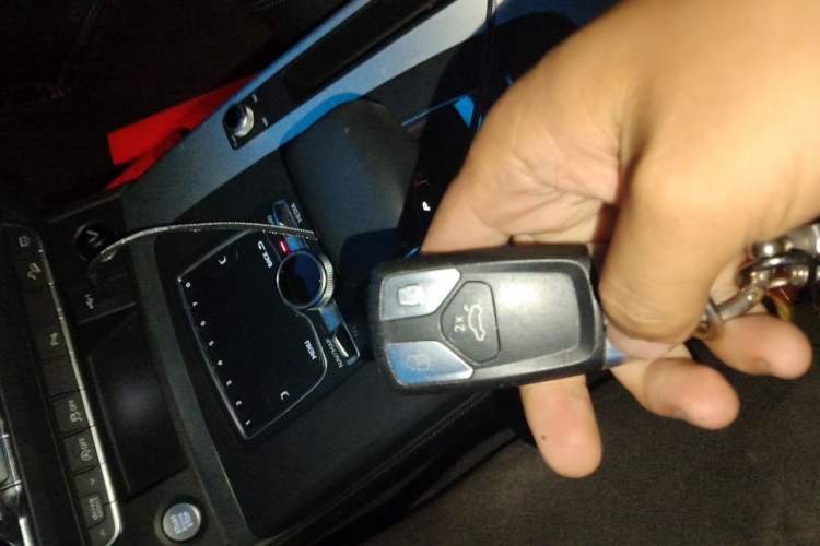 Used Audi Q5L 2020 40 TFSI Prestige Fashion Edition Vehicle Key