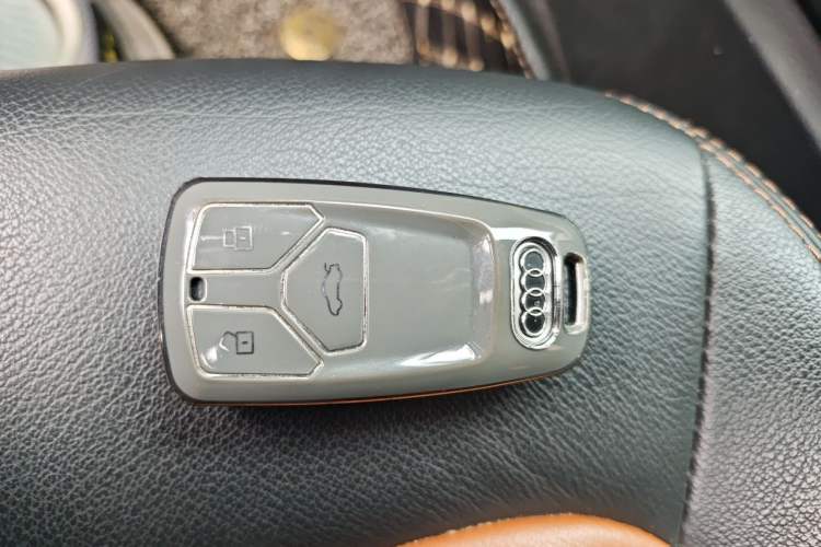 Used Audi Q5L 2020 Updated 40 TFSI Prestige Fashion Edition Vehicle Key