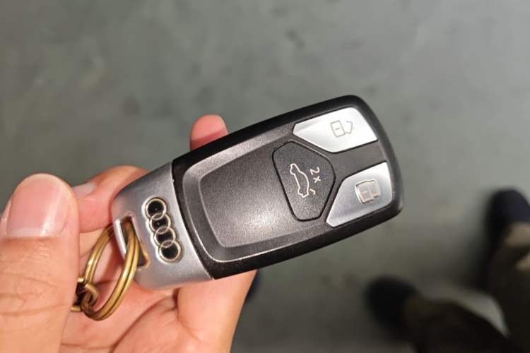 Used Audi Q5L 2020 45 TFSI Prestige Sport Edition Vehicle Key
