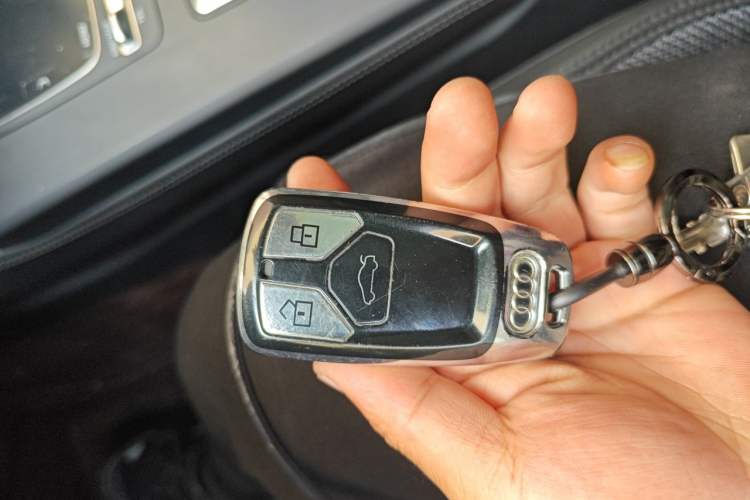 Used Audi Q5L 2020 40 TFSI Prestige Fashion Edition Vehicle Key