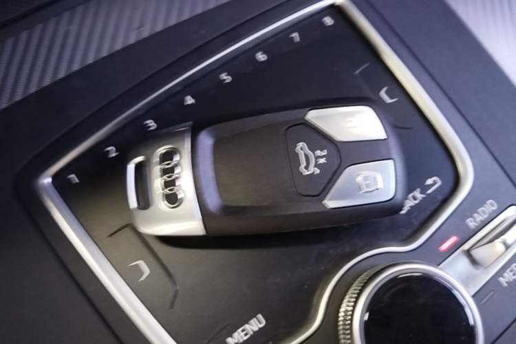 Used Audi Q5L 2020 45 TFSI Prestige Fashion Model Vehicle Key