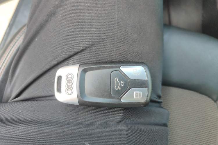 Used Audi Q5L 2020 Revised 40 TFSI Prestige Edition Vehicle Key