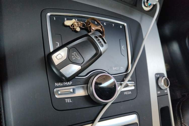 Used Audi Q5L 2020 Updated 40 TFSI Prestige Fashion Edition Vehicle Key