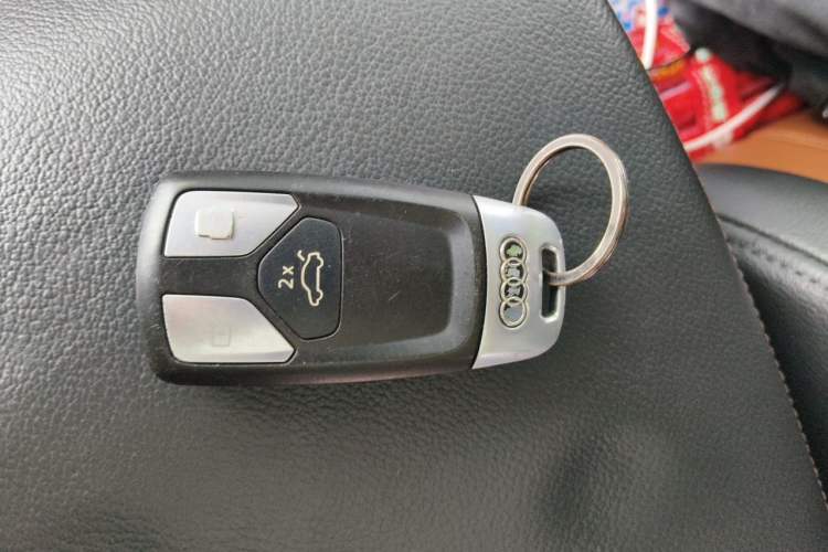 Used Audi Q5L 2020 Updated 40 TFSI Prestige Fashion Edition Vehicle Key