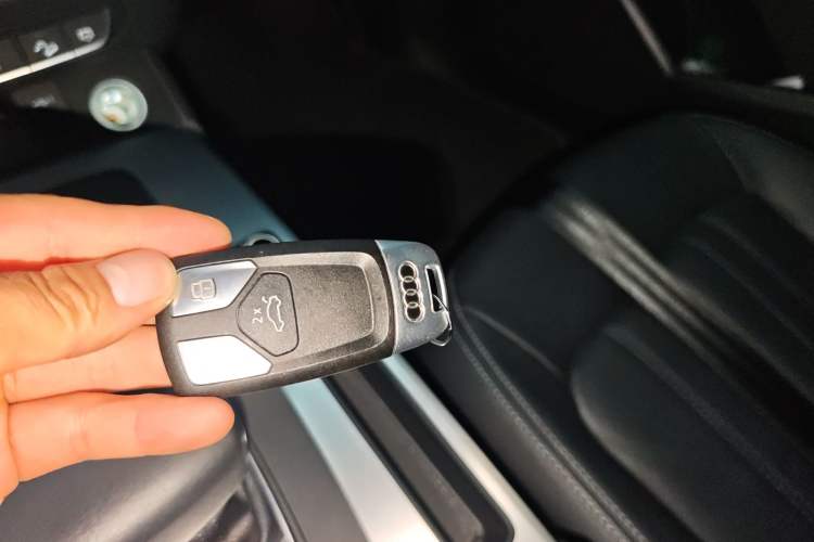 Used Audi Q5L 2020 Updated 40 TFSI Prestige Fashion Edition Vehicle Key