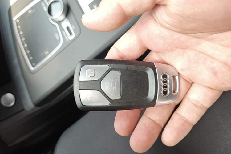 Used Audi Q5L 2020 Updated 40 TFSI Prestige Fashion Edition Vehicle Key