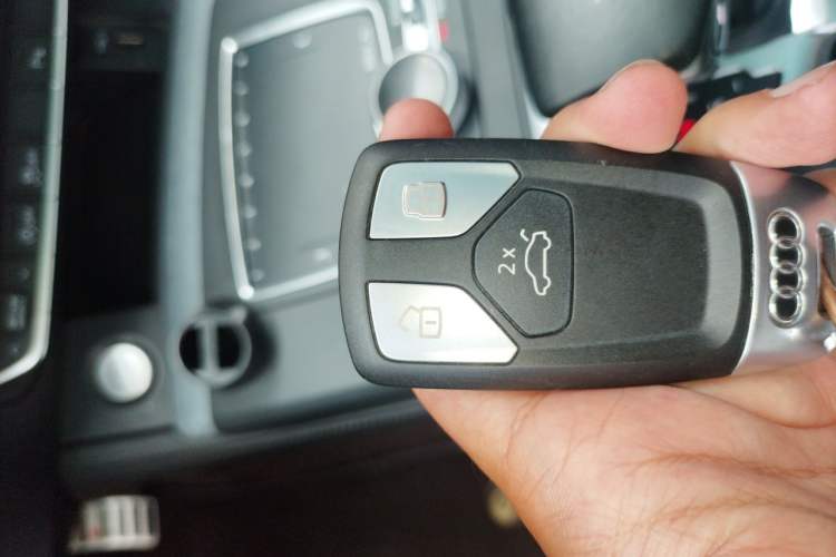 Used Audi Q5L 2020 Updated 40 TFSI Prestige Fashion Edition Vehicle Key