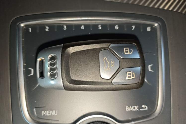 Used Audi Q5L 2020 45 TFSI Prestige Fashion Model Vehicle Key