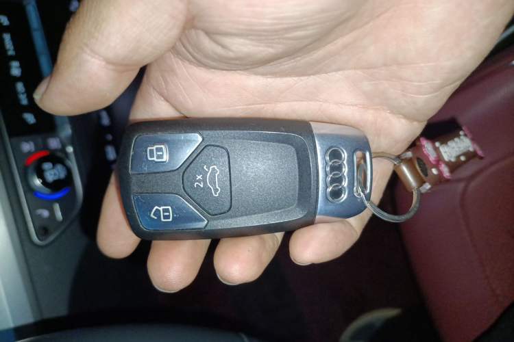 Used Audi Q5L 2020 40 TFSI Prestige Fashion Edition Vehicle Key