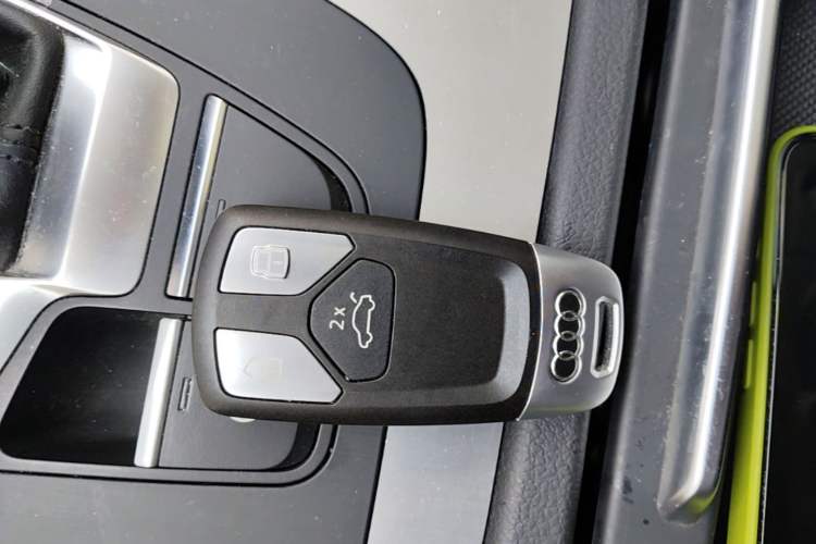 Used Audi Q5L 2020 40 TFSI Prestige Fashion Edition Vehicle Key