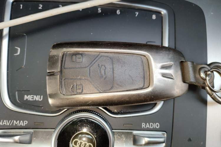 Used Audi Q5L 2020 Updated 40 TFSI Prestige Fashion Edition Vehicle Key
