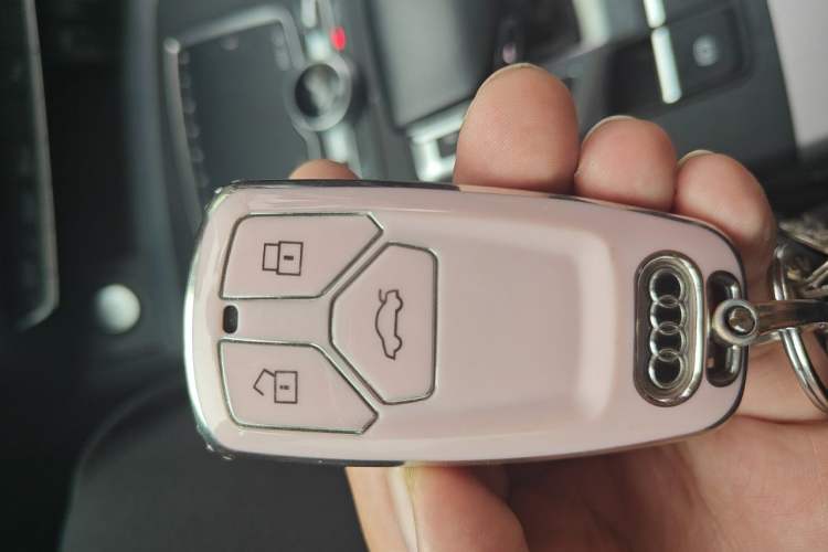 Used Audi Q5L 2020 Updated 40 TFSI Prestige Fashion Edition Vehicle Key