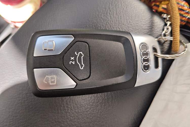 Used Audi Q5L 2020 40 TFSI Prestige Edition Vehicle Key