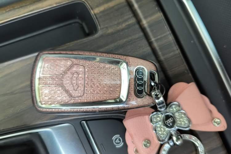 Used Audi Q5L 2020 Updated 40 TFSI Prestige Fashion Edition Vehicle Key