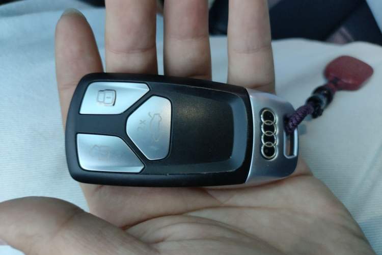 Used Audi Q5L 2020 Updated 40 TFSI Prestige Fashion Edition Vehicle Key