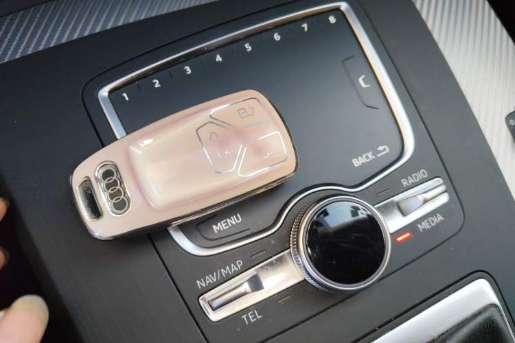 Used Audi Q5L 2020 Updated 40 TFSI Prestige Fashion Edition Vehicle Key