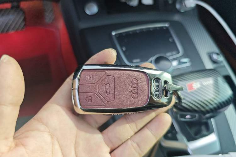 Used Audi Q5L 2020 45 TFSI Prestige Fashion Model Vehicle Key