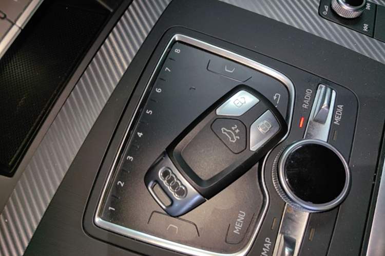 Used Audi Q5L 2020 45 TFSI Prestige Fashion Model Vehicle Key