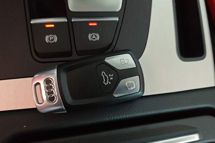 Used Audi Q5L 2020 40 TFSI Prestige Edition Vehicle Key