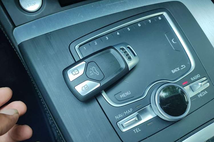Used Audi Q5L 2020 Updated 40 TFSI Prestige Fashion Edition Vehicle Key