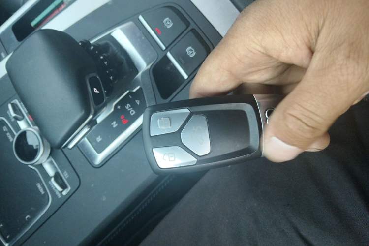 Used Audi Q5L 2020 Updated 40 TFSI Prestige Fashion Edition Vehicle Key