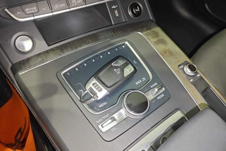 Used Audi Q5L 2020 Updated 40 TFSI Prestige Fashion Edition Vehicle Key