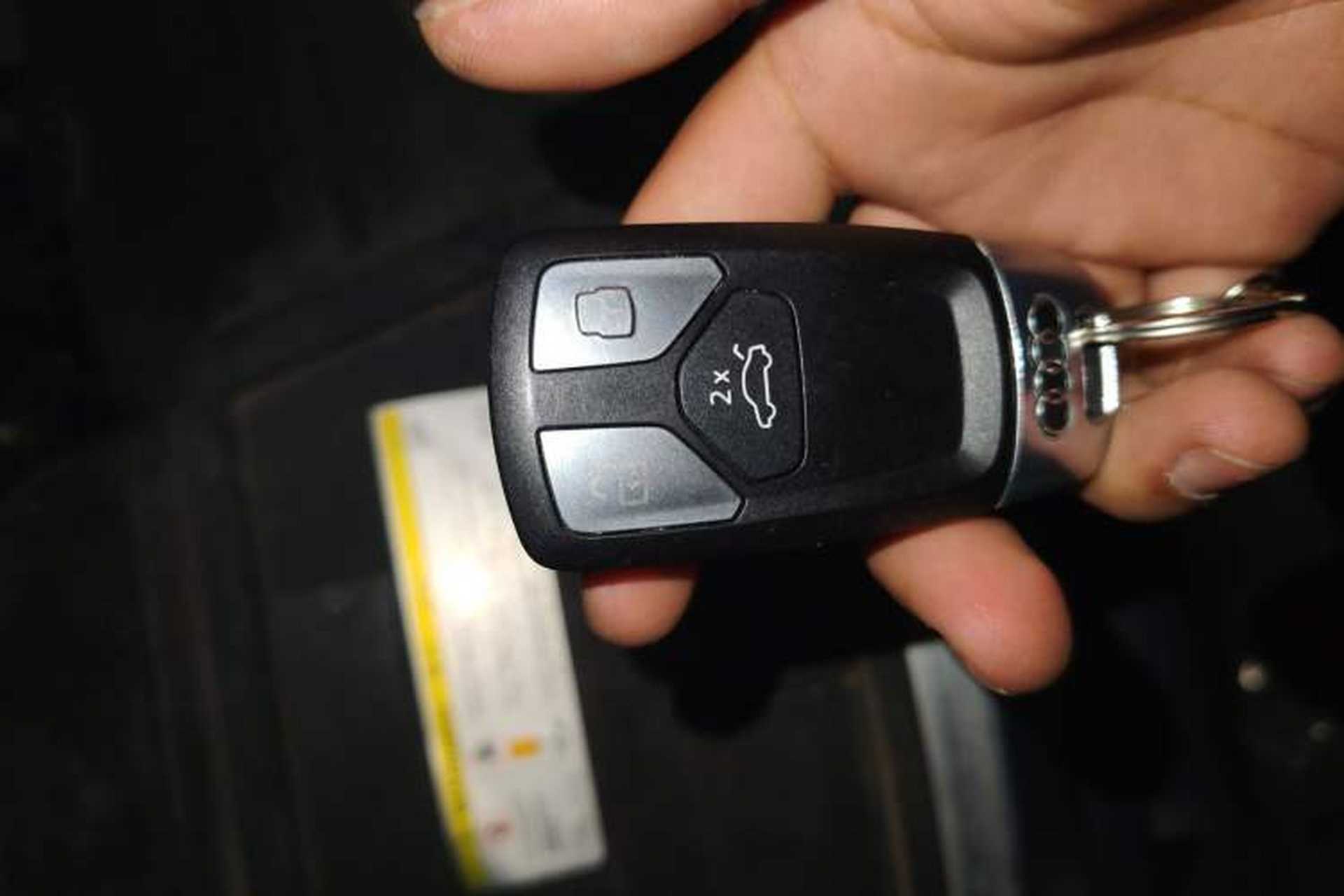 Used Audi Q5L 2020 Updated 40 TFSI Prestige Fashion Edition Vehicle Key